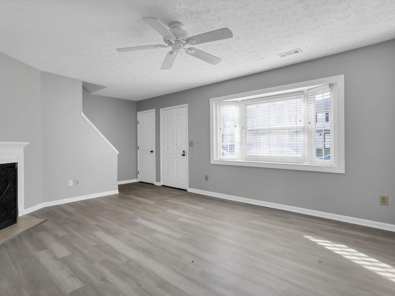 1642 Park Row Drive, Unit K, Columbus, OH 43235 Photo 9