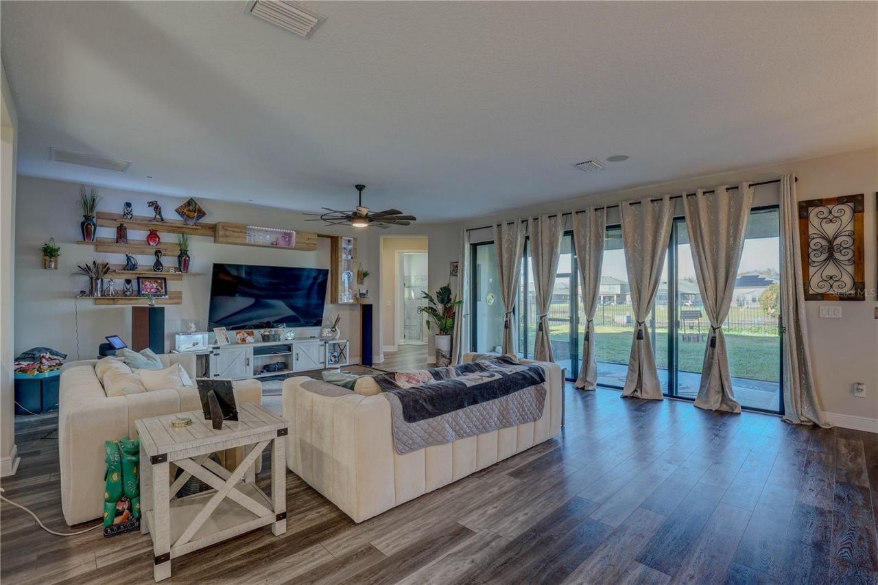 14536 Woodland Spur Drive, Lithia, FL 33547 Photo