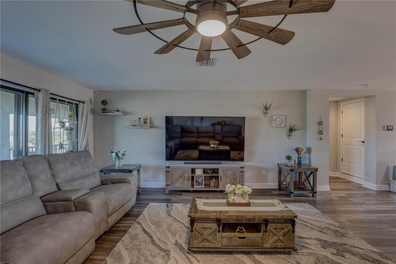 14536 Woodland Spur Drive, Lithia, FL 33547 Photo