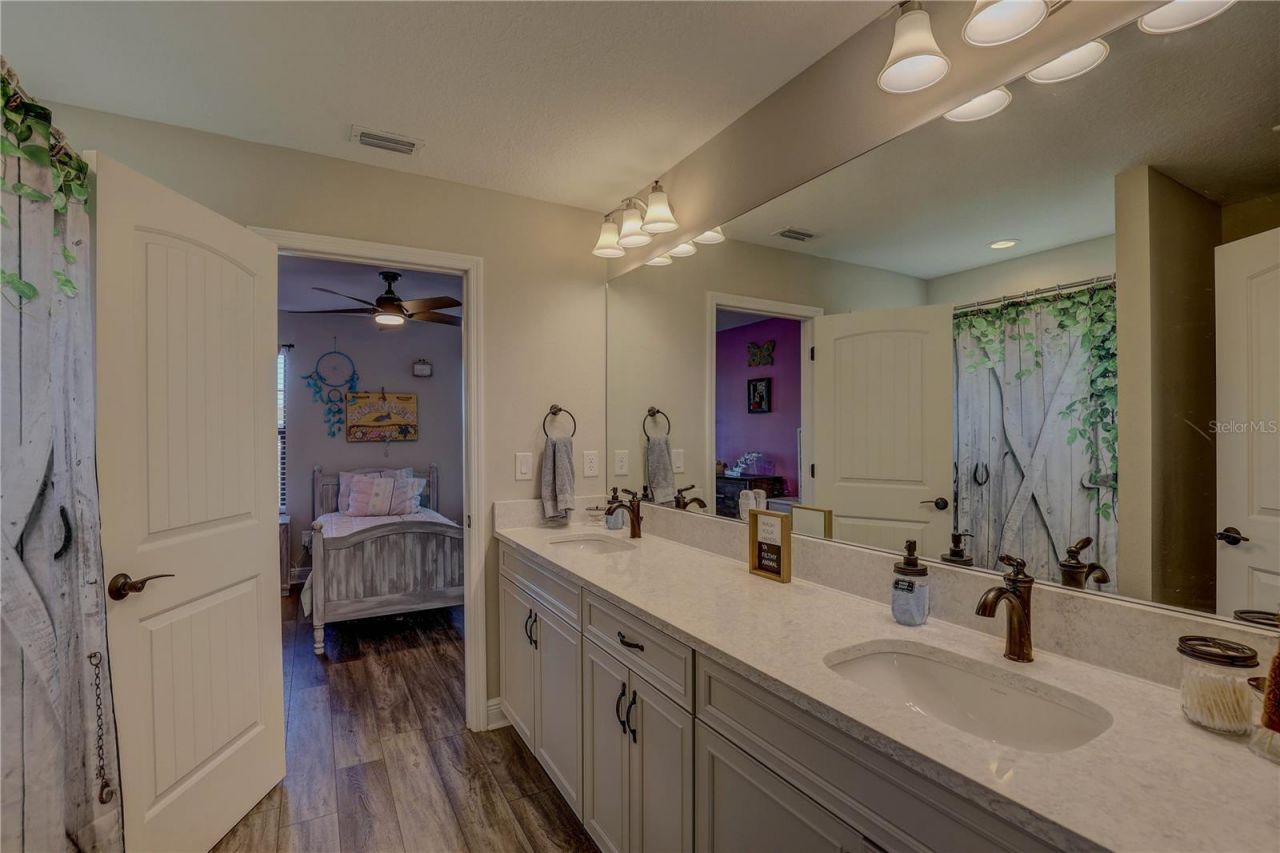 14536 Woodland Spur Drive, Lithia, FL 33547 Photo