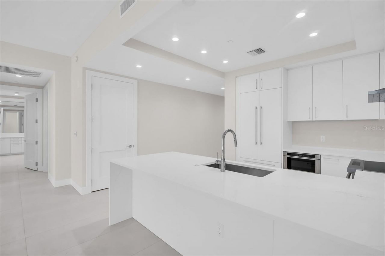 275 1st Avenue S, Unit 1104, Saint Petersburg, FL 33701 Photo