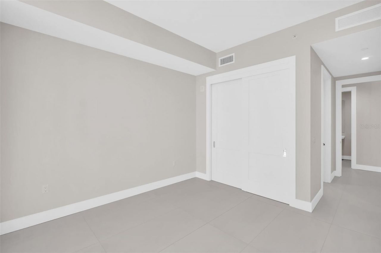 275 1st Avenue S, Unit 1104, Saint Petersburg, FL 33701 Photo