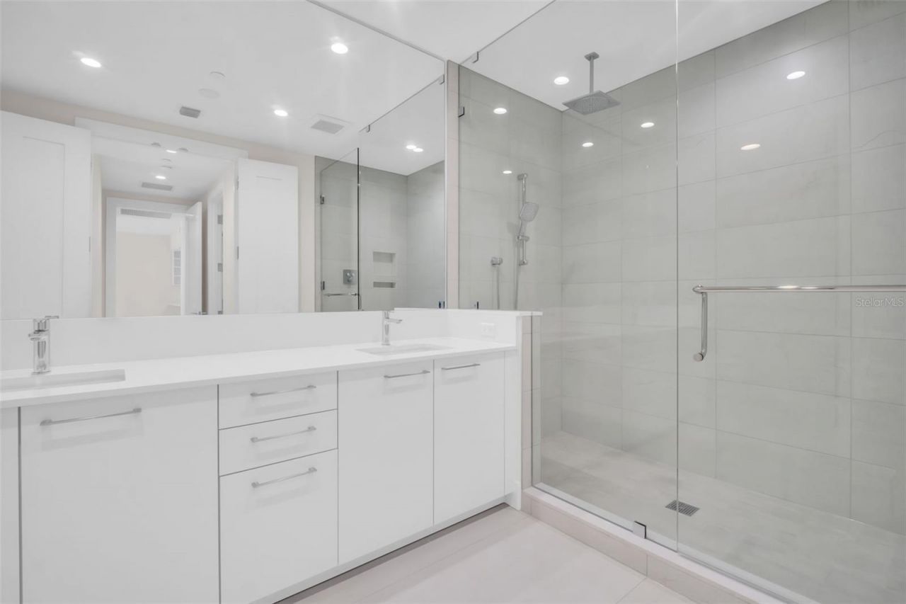 275 1st Avenue S, Unit 1104, Saint Petersburg, FL 33701 Photo