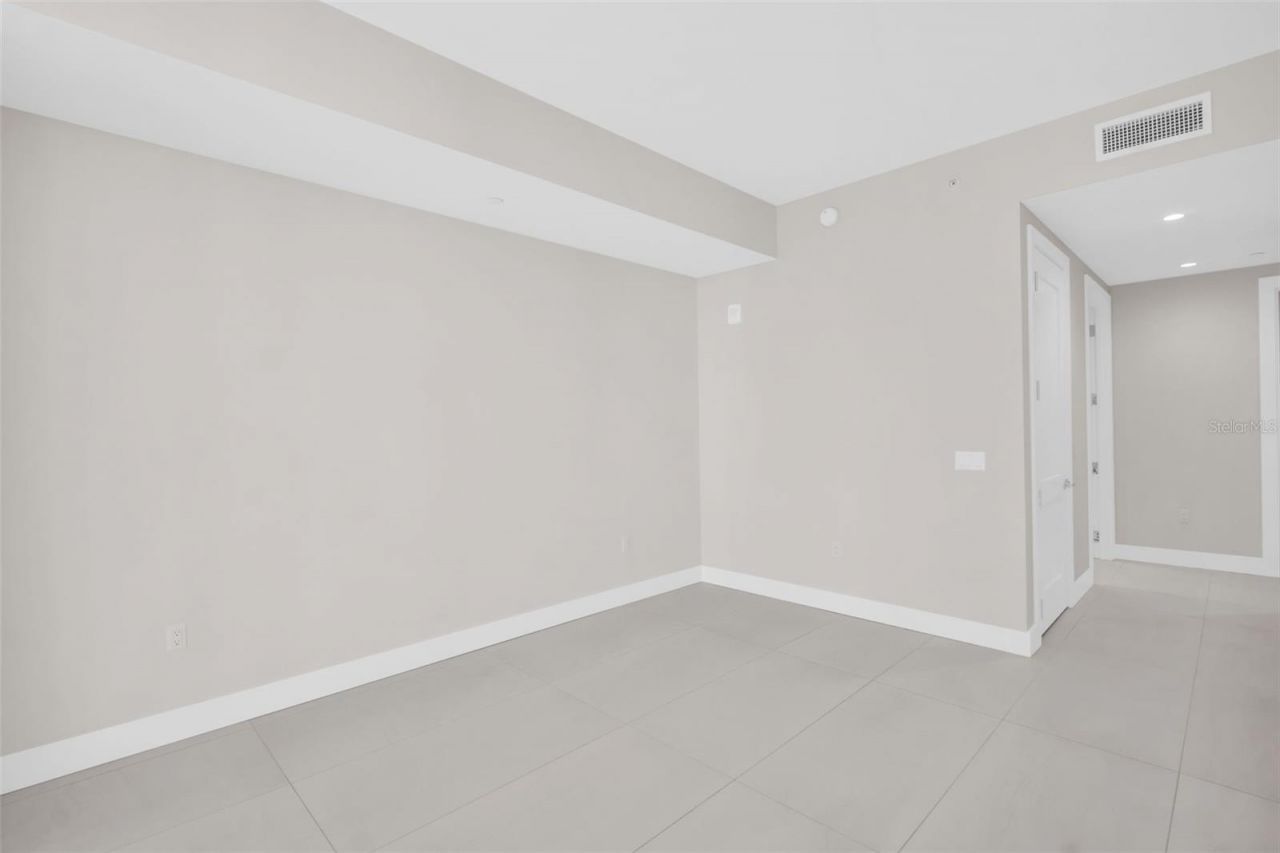 275 1st Avenue S, Unit 1104, Saint Petersburg, FL 33701 Photo