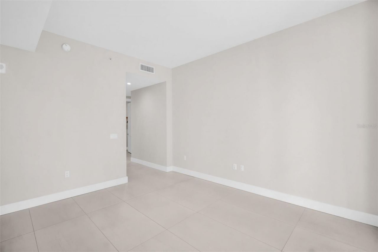 275 1st Avenue S, Unit 1104, Saint Petersburg, FL 33701 Photo