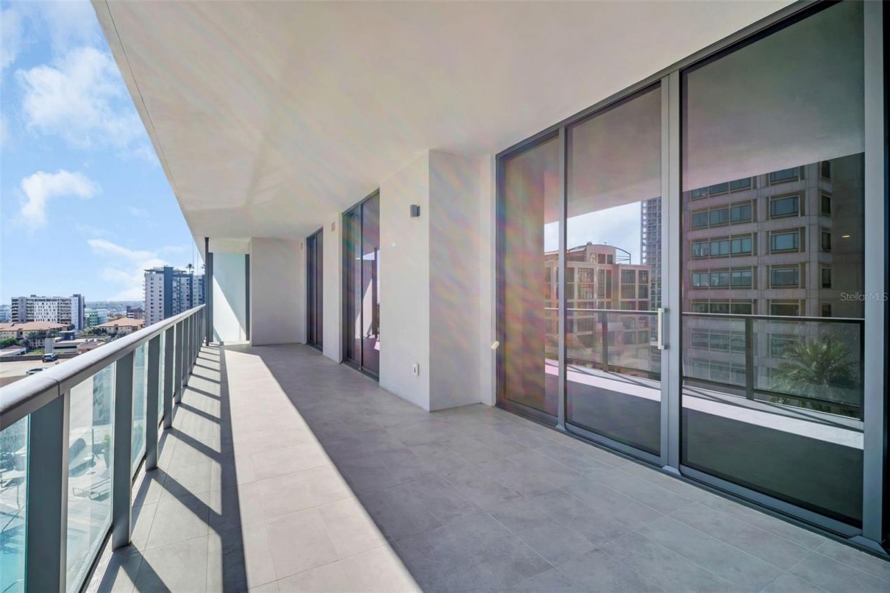 275 1st Avenue S, Unit 1104, Saint Petersburg, FL 33701 Photo