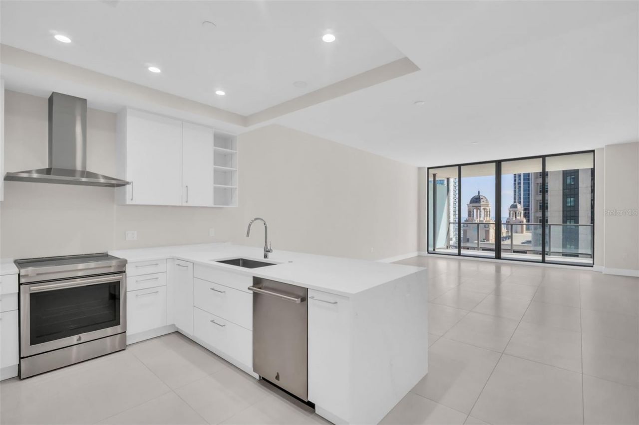 275 1st Avenue S, Unit 1104, Saint Petersburg, FL 33701 Photo