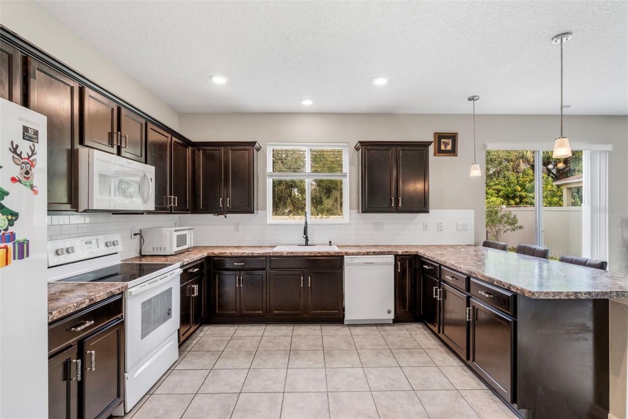 7710 Sunshine Bridge Ave, Gibsonton, FL 33534 Photo