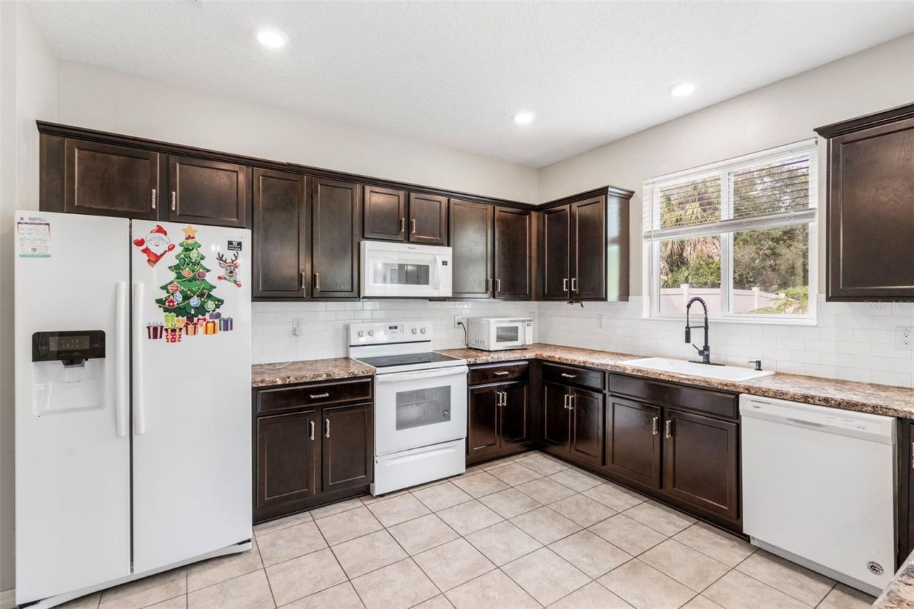 7710 Sunshine Bridge Ave, Gibsonton, FL 33534 Photo