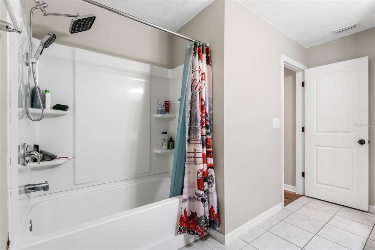 7710 Sunshine Bridge Ave, Gibsonton, FL 33534 Photo