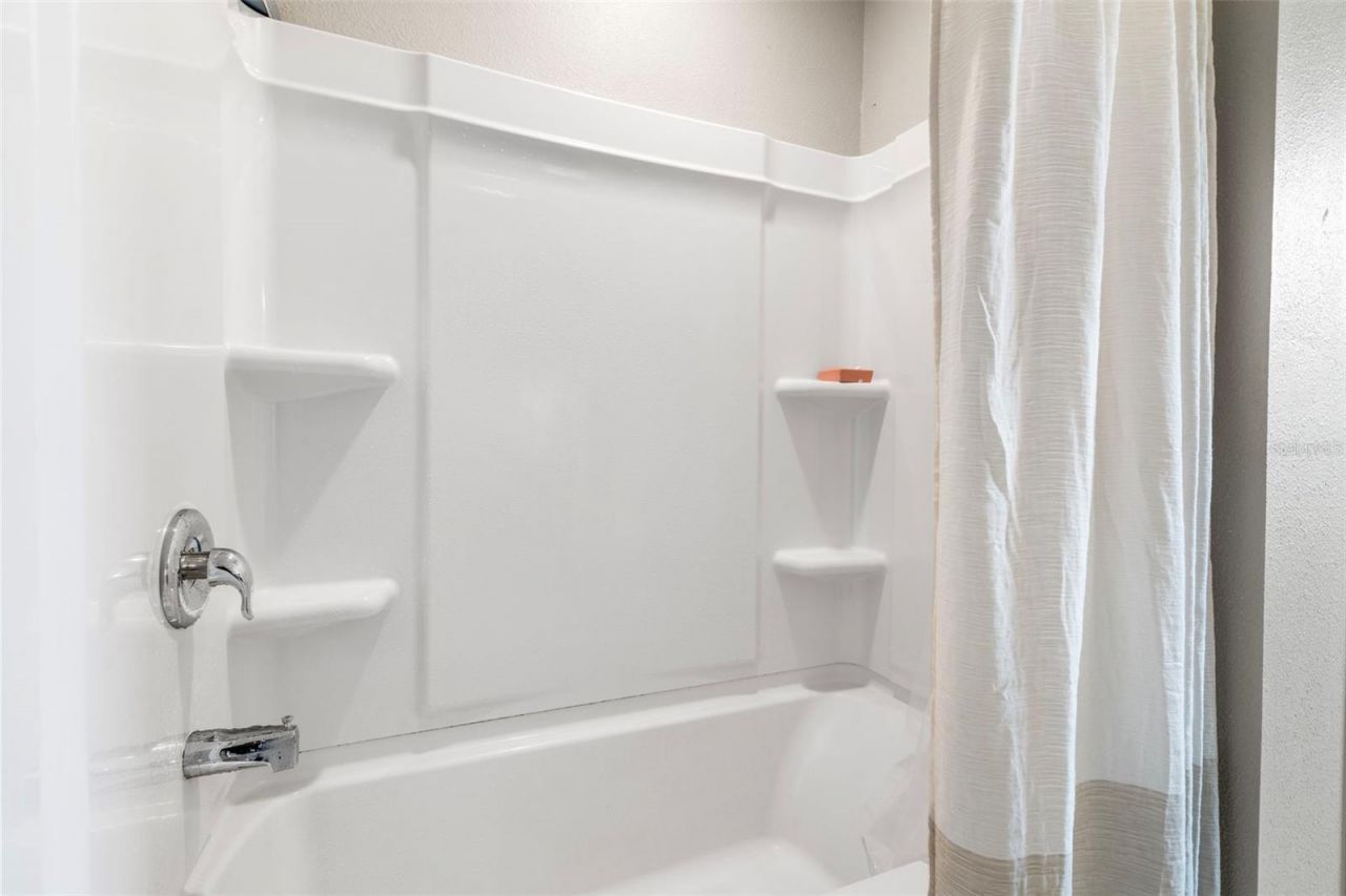 7710 Sunshine Bridge Ave, Gibsonton, FL 33534 Photo