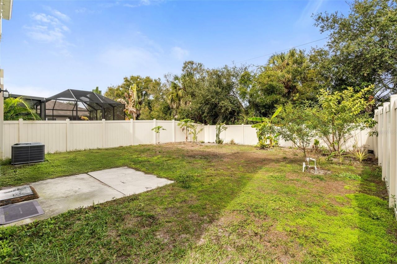 7710 Sunshine Bridge Ave, Gibsonton, FL 33534 Photo