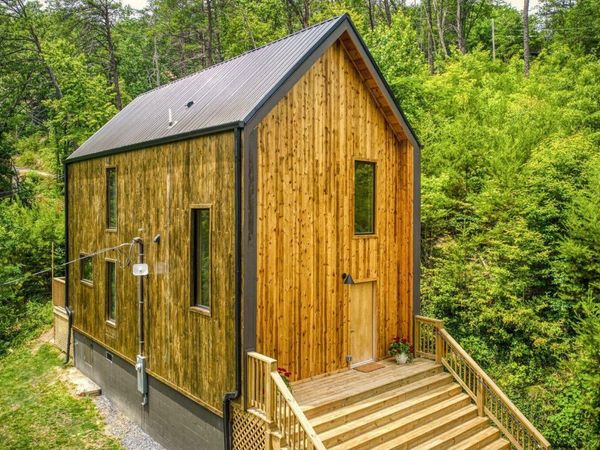 3110 Sourwood Way, Sevierville, TN 37862