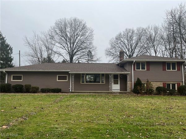 9152 Fosdick Road, Valley View, OH 44125