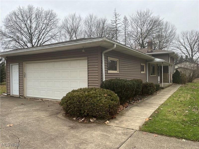 9152 Fosdick Road, Valley View, OH 44125 Photo 2