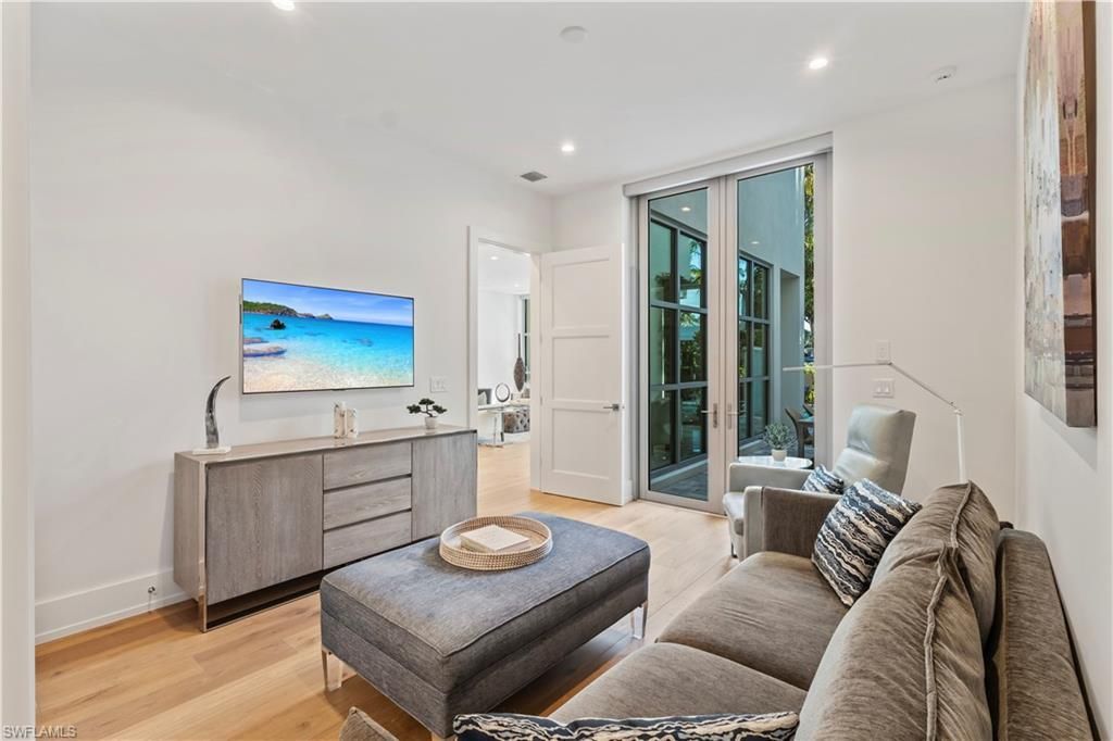 355 Banyan Blvd, Unit 2, Naples, FL 34102 Photo