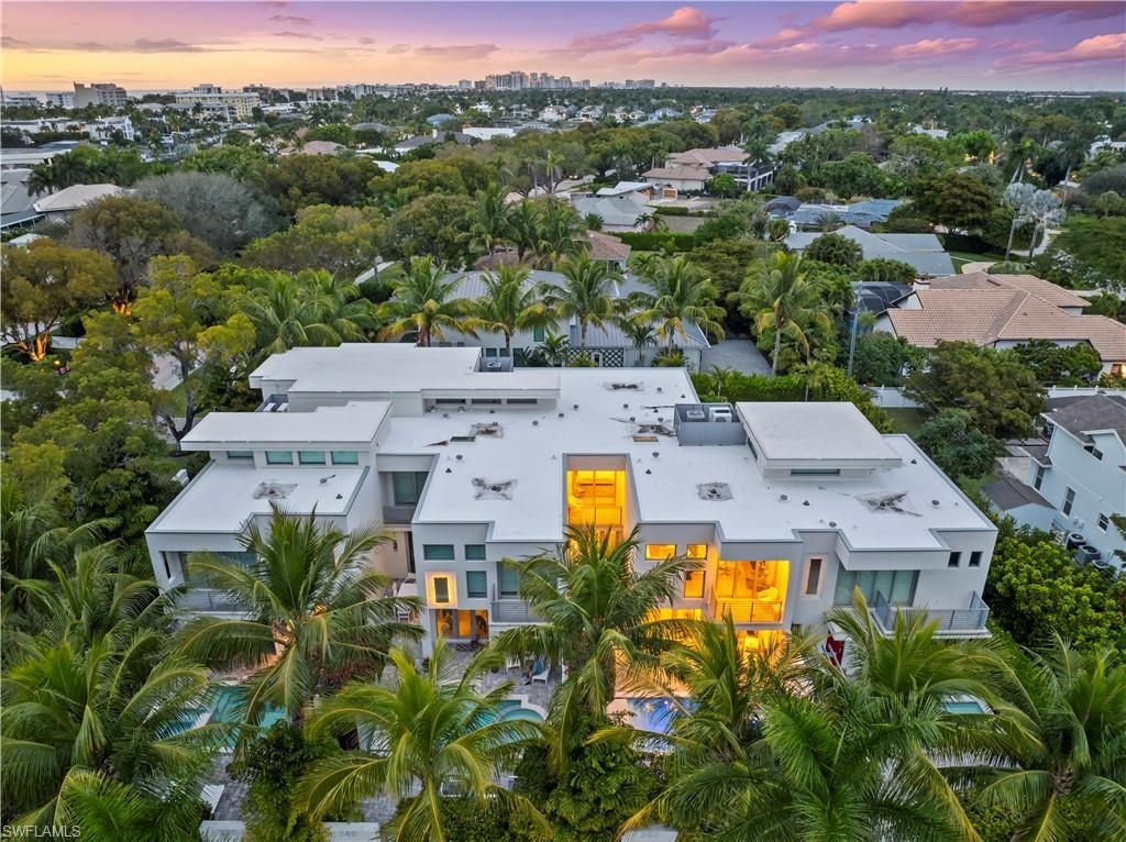 355 Banyan Blvd, Unit 2, Naples, FL 34102 Photo