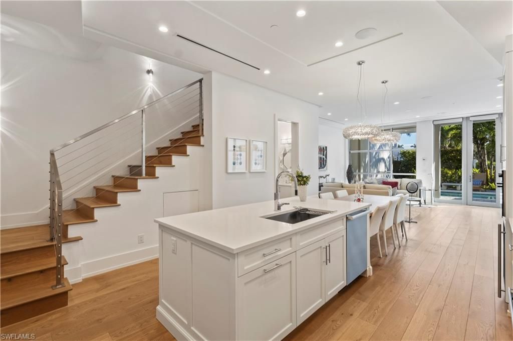 355 Banyan Blvd, Unit 2, Naples, FL 34102 Photo