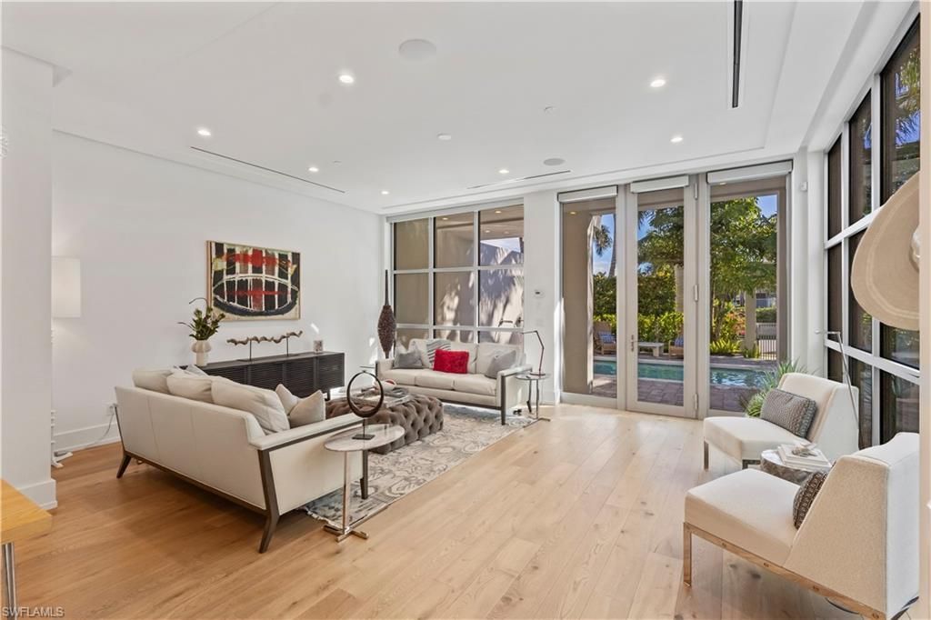 355 Banyan Blvd, Unit 2, Naples, FL 34102 Photo