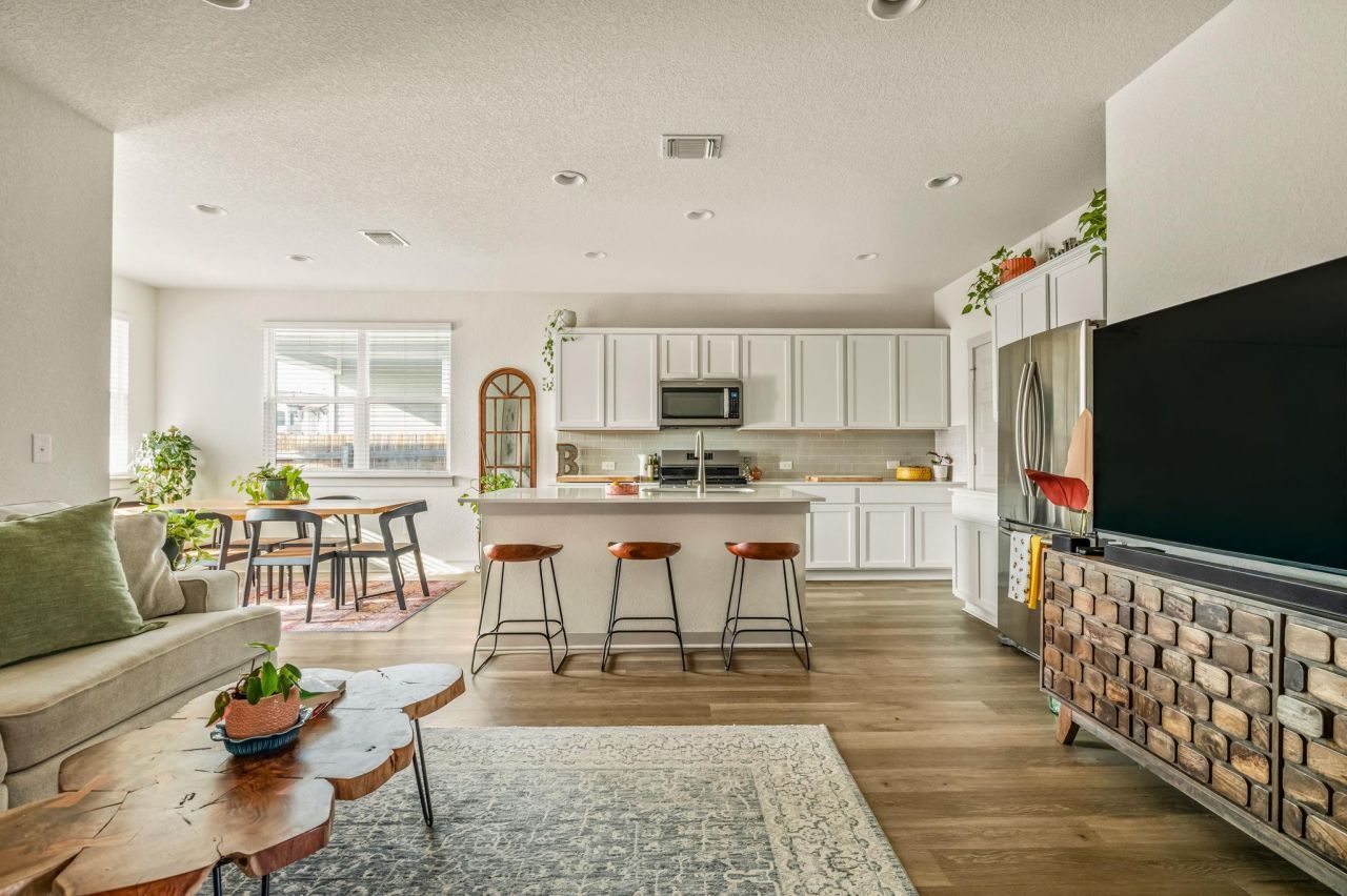 10002 Baden Ln, Austin, TX 78754 Main Photo