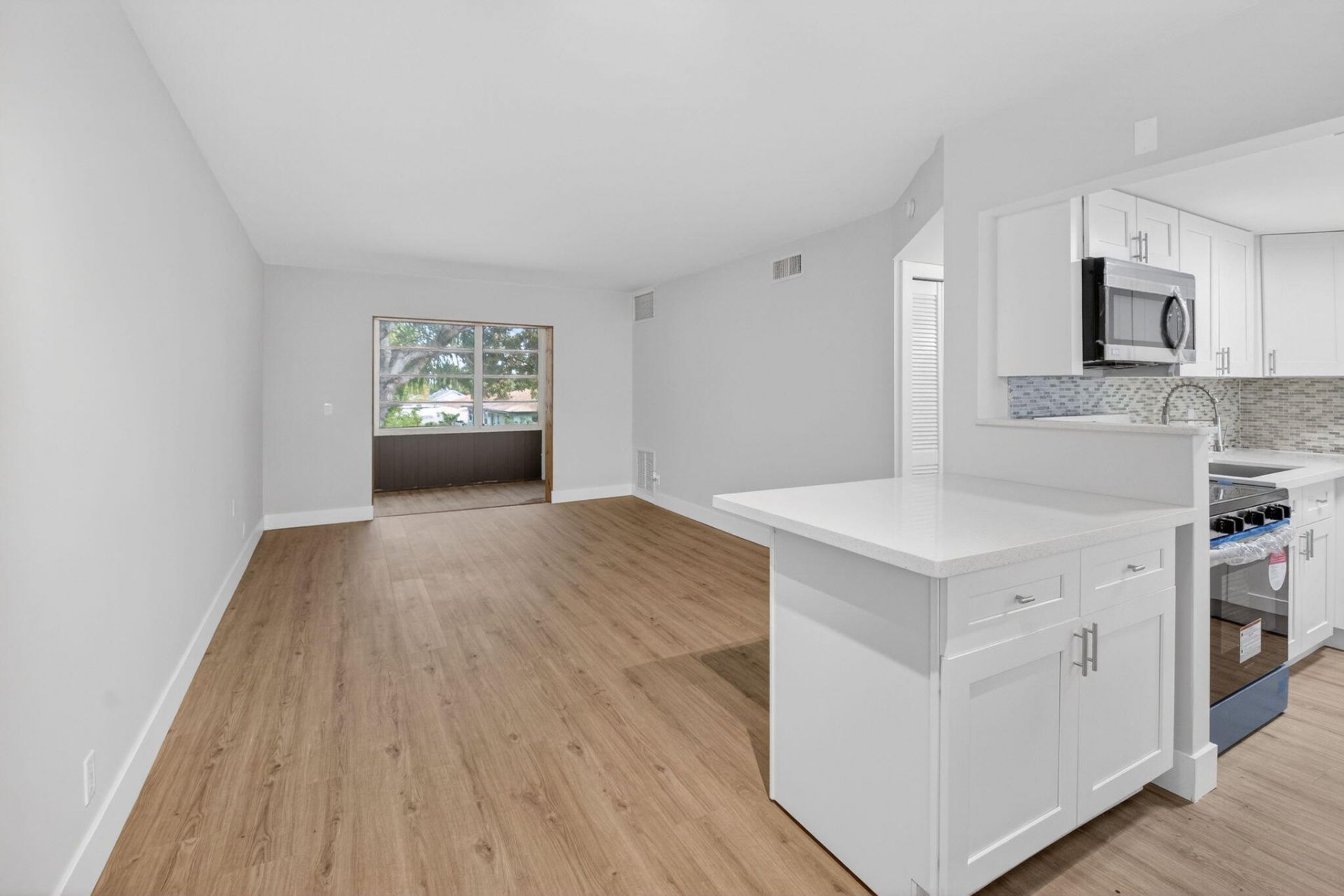 2213 NE 1st Court, Unit 204, Boynton Beach, FL 33435 Photo