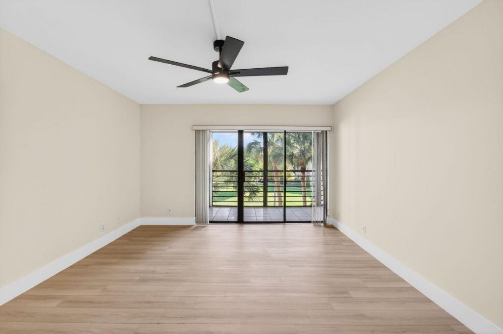 5900 Camino Del Sol, Unit 304, Boca Raton, FL 33433 Photo