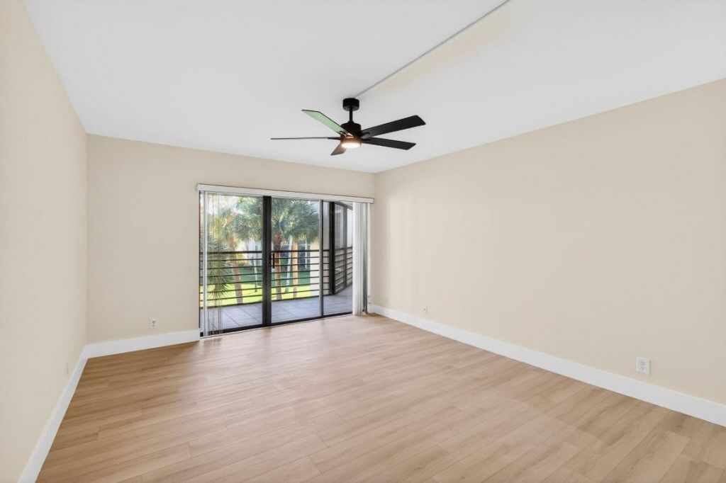 5900 Camino Del Sol, Unit 304, Boca Raton, FL 33433 Photo