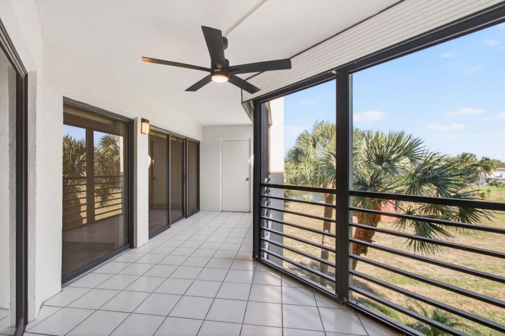 5900 Camino Del Sol, Unit 304, Boca Raton, FL 33433 Photo