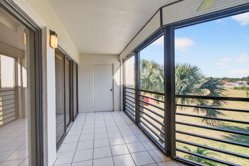 5900 Camino Del Sol, Unit 304, Boca Raton, FL 33433 Photo