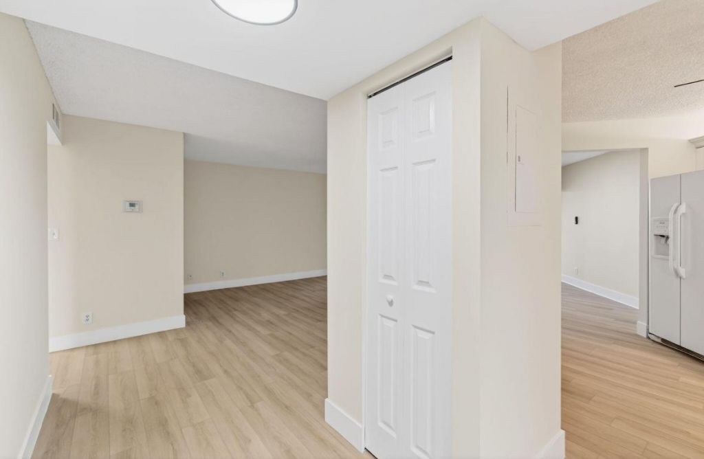 5900 Camino Del Sol, Unit 304, Boca Raton, FL 33433 Photo