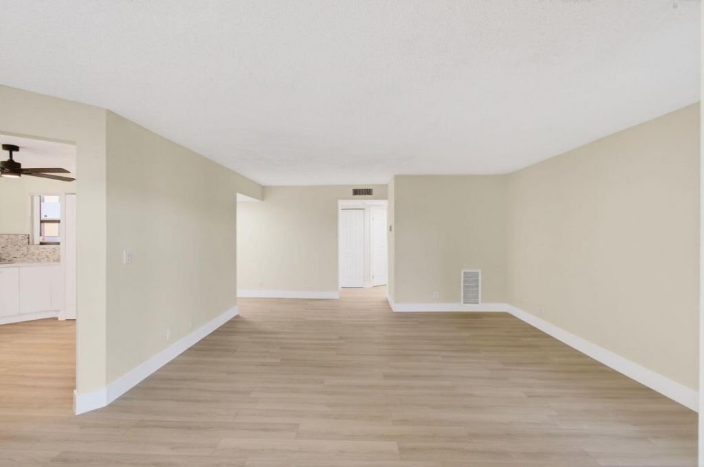 5900 Camino Del Sol, Unit 304, Boca Raton, FL 33433 Photo