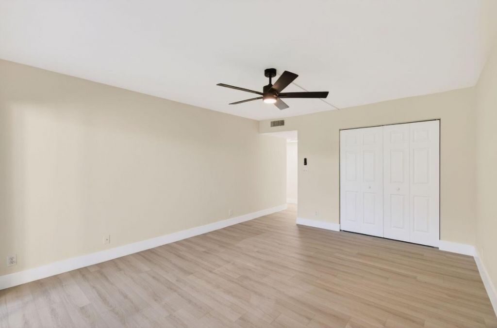 5900 Camino Del Sol, Unit 304, Boca Raton, FL 33433 Photo