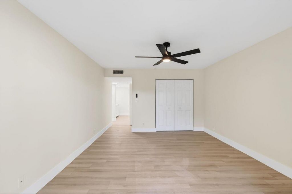 5900 Camino Del Sol, Unit 304, Boca Raton, FL 33433 Photo