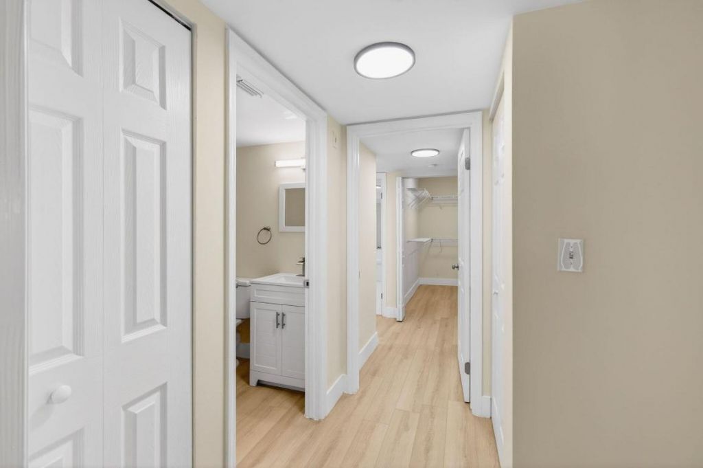 5900 Camino Del Sol, Unit 304, Boca Raton, FL 33433 Photo