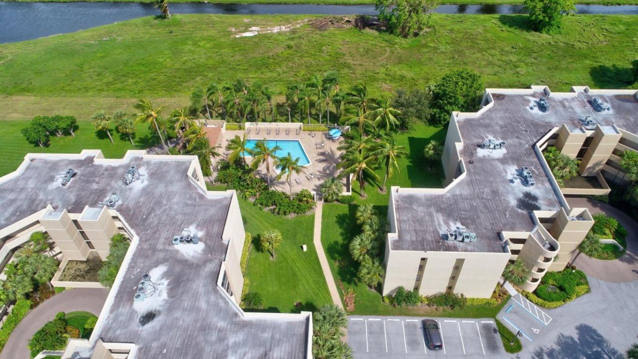5900 Camino Del Sol, Unit 304, Boca Raton, FL 33433 Photo