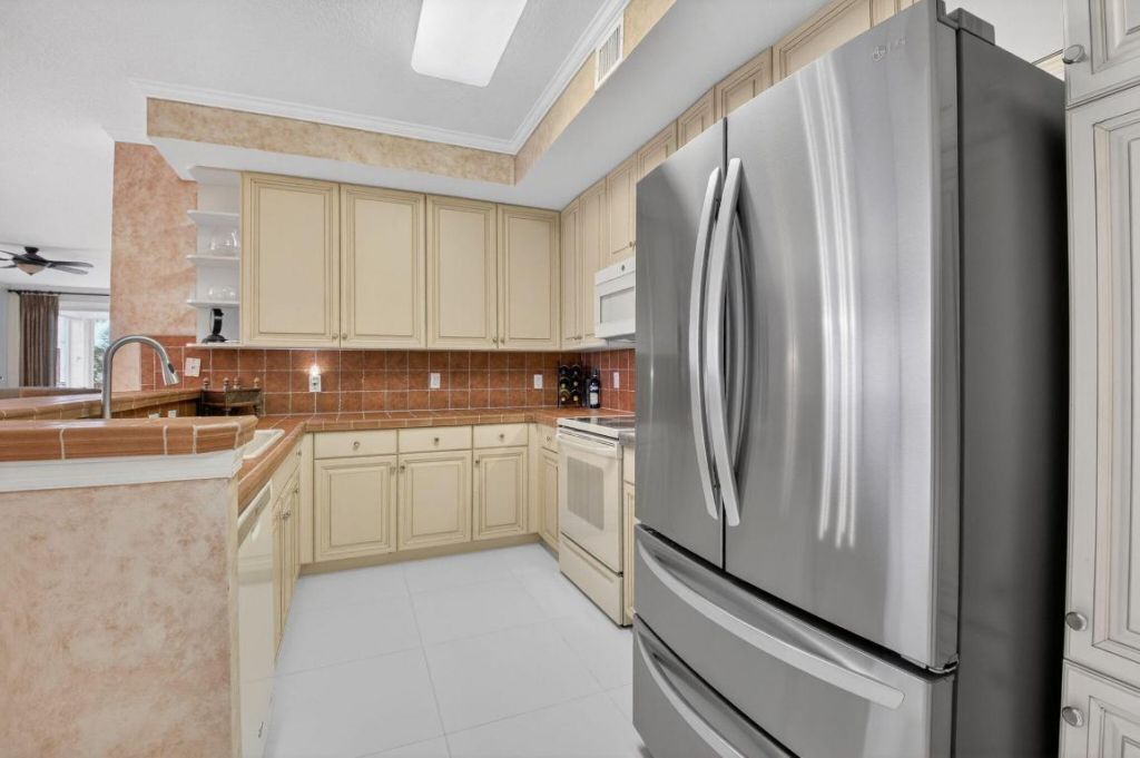 22715 Camino Del Mar, Unit 21, Boca Raton, FL 33433 Photo