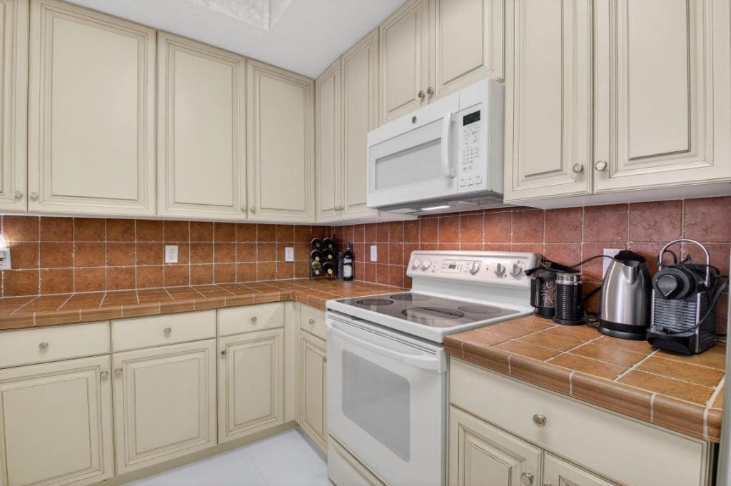 22715 Camino Del Mar, Unit 21, Boca Raton, FL 33433 Photo