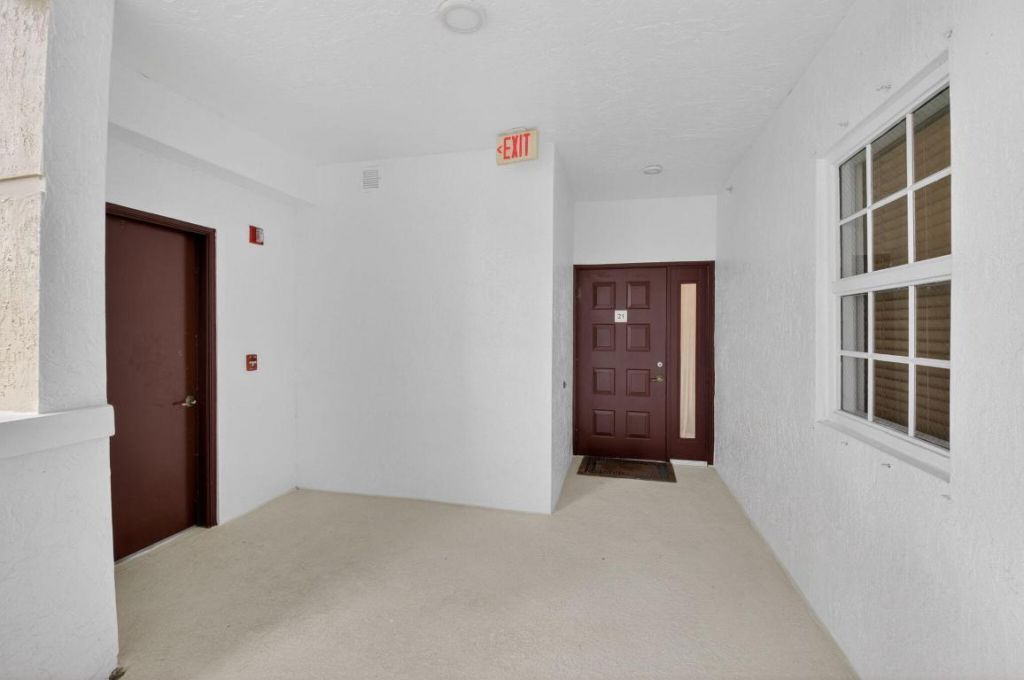 22715 Camino Del Mar, Unit 21, Boca Raton, FL 33433 Photo