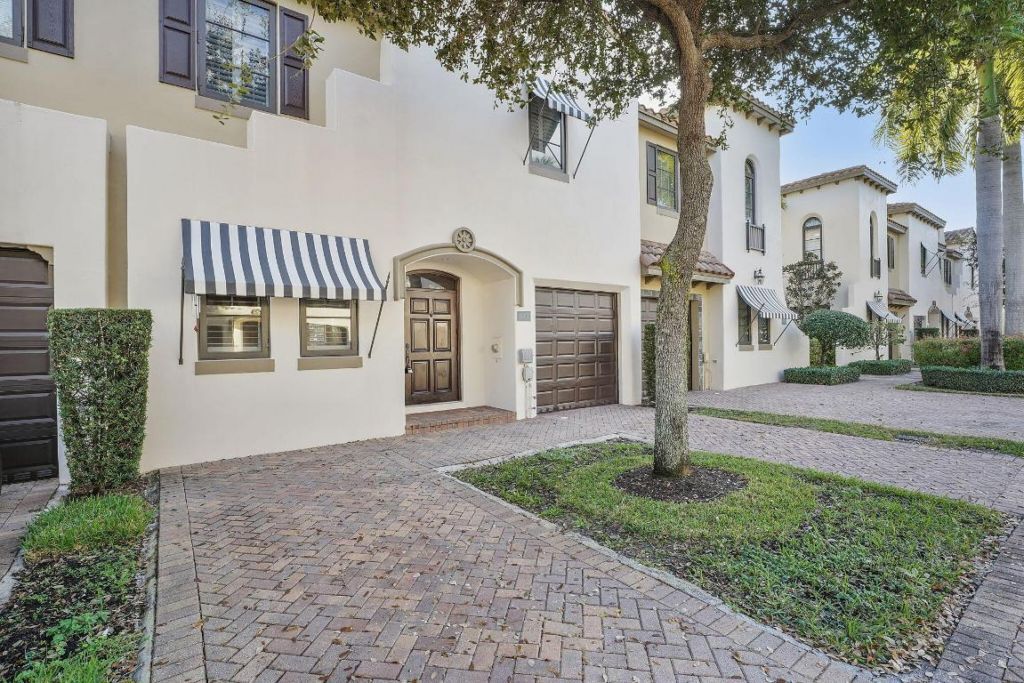 615 Via Villagio, Hypoluxo, FL 33462 Photo