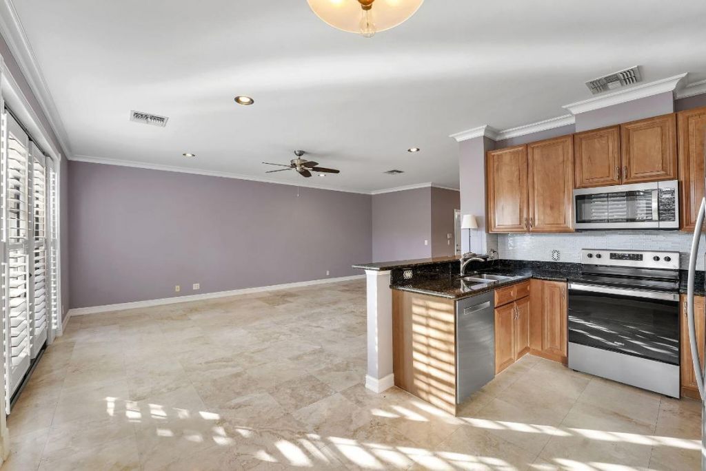 615 Via Villagio, Hypoluxo, FL 33462 Photo