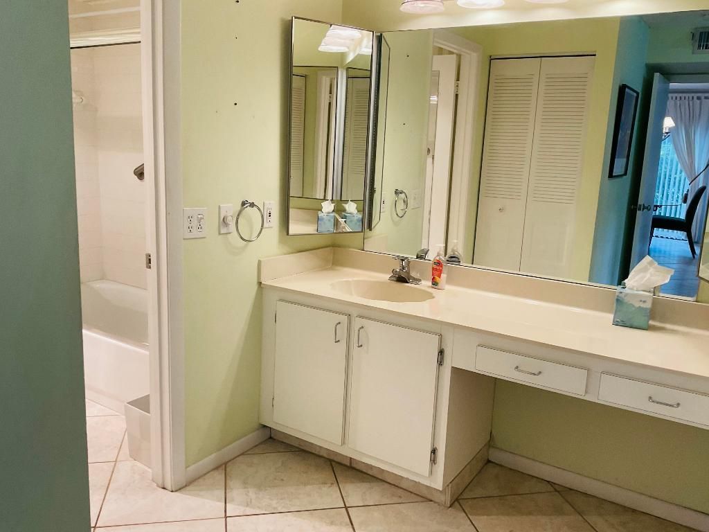 7979 Eastlake Drive, Unit F, Boca Raton, FL 33433 Photo