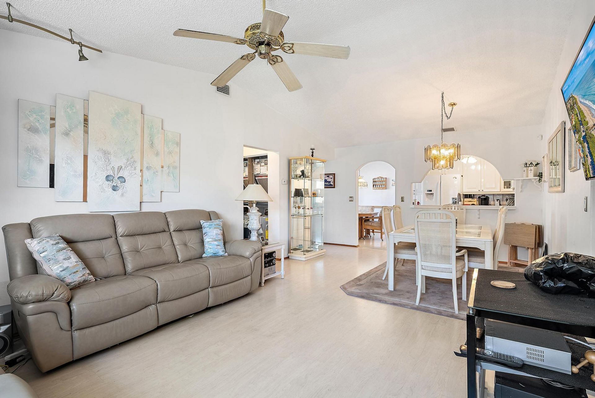 7633 Tahiti Lane, Unit 204, Lake Worth, FL 33467 Photo
