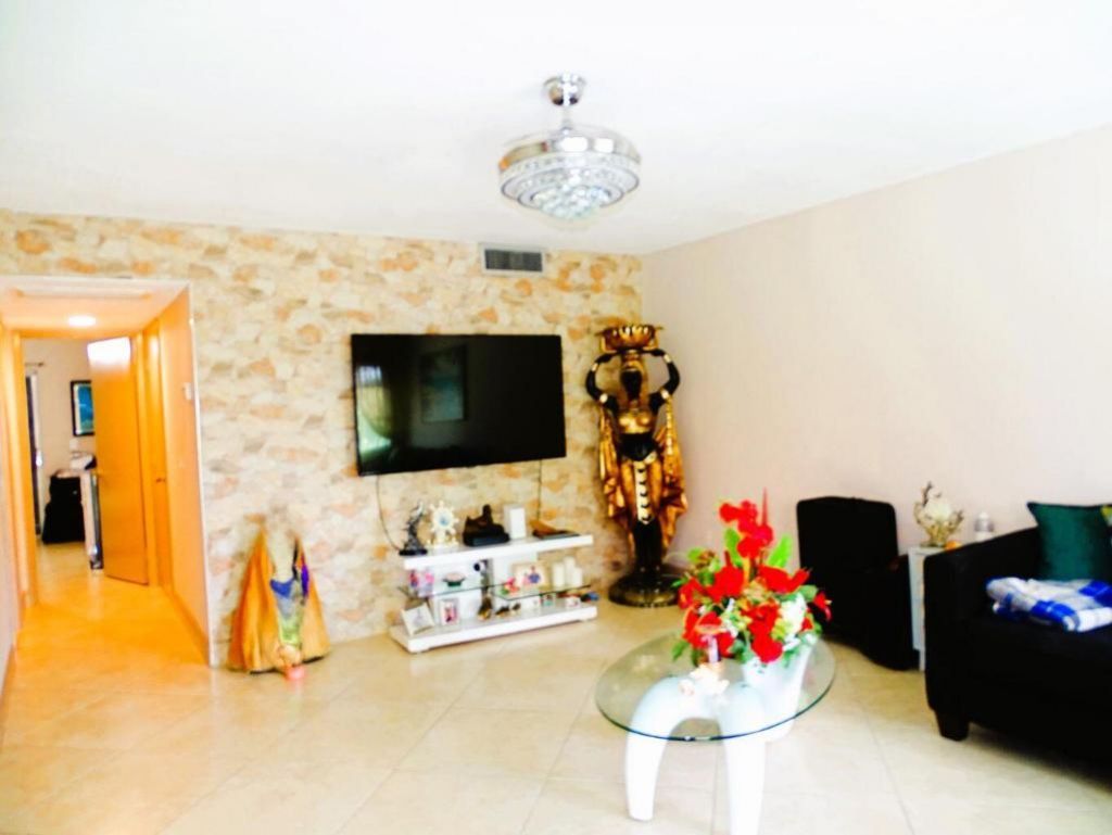 3100 Springdale Boulevard, Unit 310, Palm Springs, FL 33461 Photo