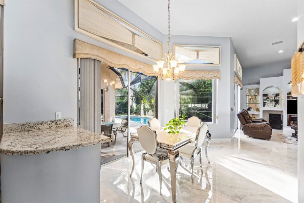 3852 Oak Ridge Circle, Weston, FL 33331 Photo