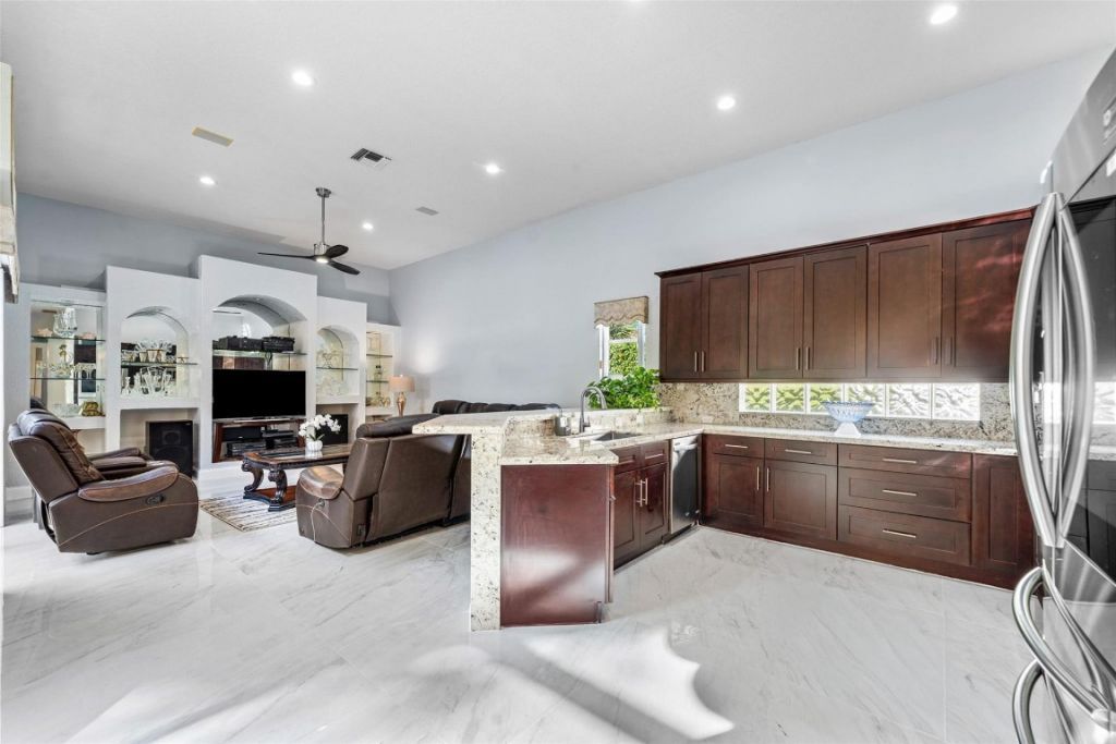 3852 Oak Ridge Circle, Weston, FL 33331 Photo