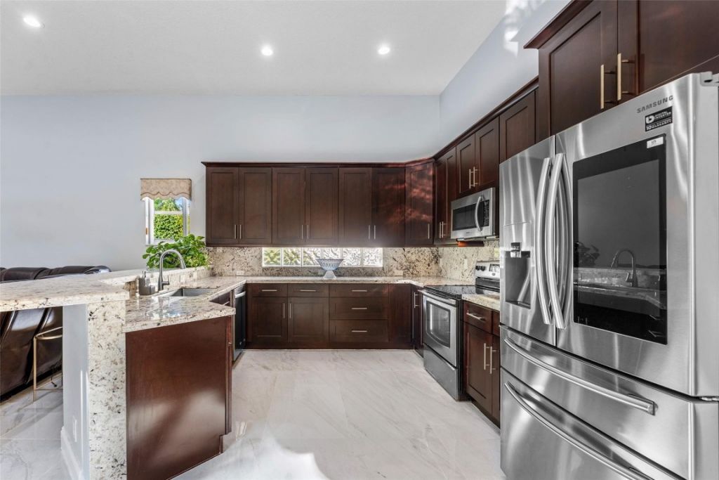 3852 Oak Ridge Circle, Weston, FL 33331 Photo