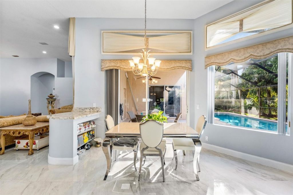 3852 Oak Ridge Circle, Weston, FL 33331 Photo