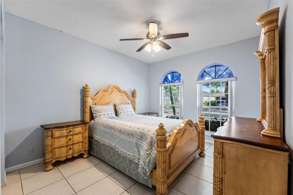 3852 Oak Ridge Circle, Weston, FL 33331 Photo