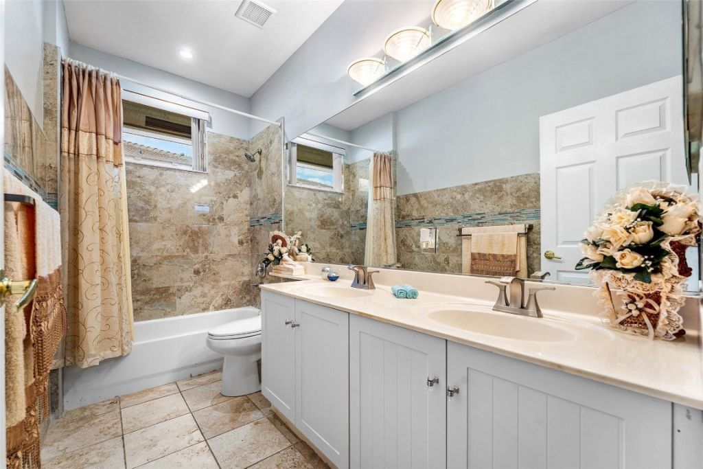 3852 Oak Ridge Circle, Weston, FL 33331 Photo