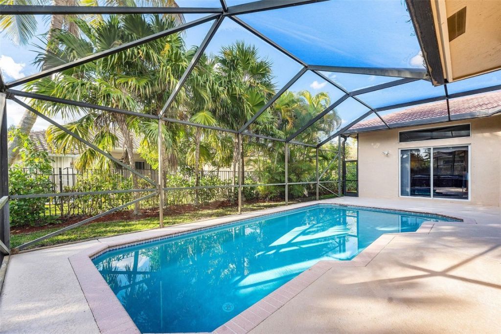 3852 Oak Ridge Circle, Weston, FL 33331 Photo